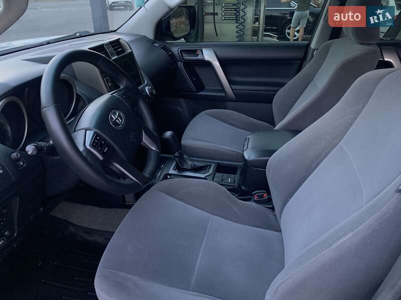 Внедорожник / Кроссовер Toyota Land Cruiser Prado 2013 в Кропивницком