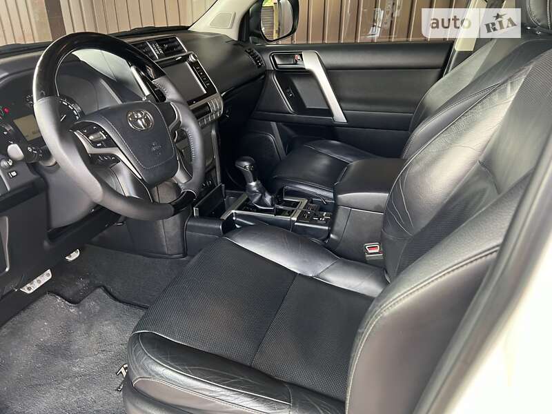 Внедорожник / Кроссовер Toyota Land Cruiser Prado 2017 в Днепре фото 3 Внедорожник / Кроссовер Toyota Land Cruiser Prado 2017 в Днепре
