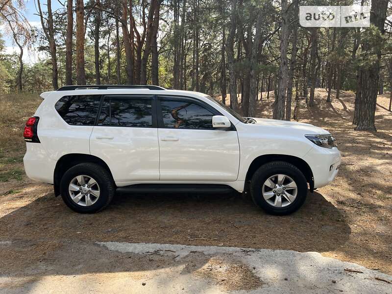 Внедорожник / Кроссовер Toyota Land Cruiser Prado 2017 в Днепре фото 13 Внедорожник / Кроссовер Toyota Land Cruiser Prado 2017 в Днепре