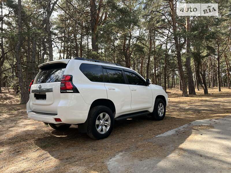 Внедорожник / Кроссовер Toyota Land Cruiser Prado 2017 в Днепре фото 17 Внедорожник / Кроссовер Toyota Land Cruiser Prado 2017 в Днепре