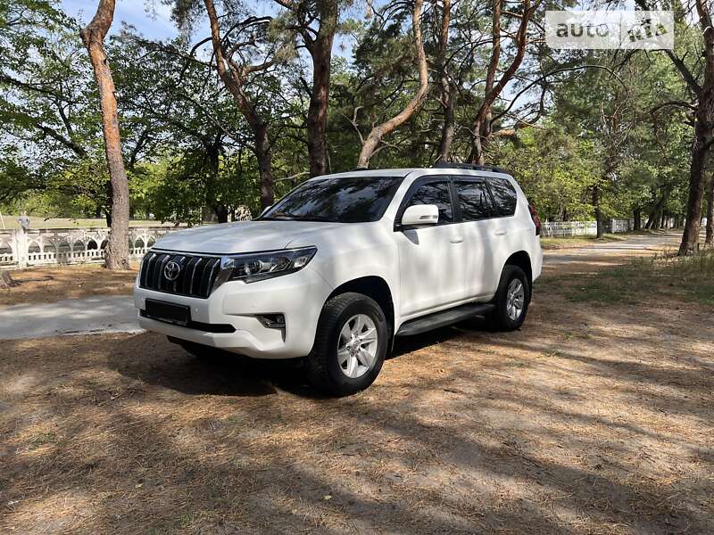 Внедорожник / Кроссовер Toyota Land Cruiser Prado 2017 в Днепре фото 23 Внедорожник / Кроссовер Toyota Land Cruiser Prado 2017 в Днепре