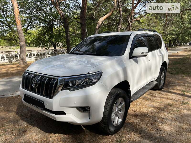 Внедорожник / Кроссовер Toyota Land Cruiser Prado 2017 в Днепре фото 90 Внедорожник / Кроссовер Toyota Land Cruiser Prado 2017 в Днепре