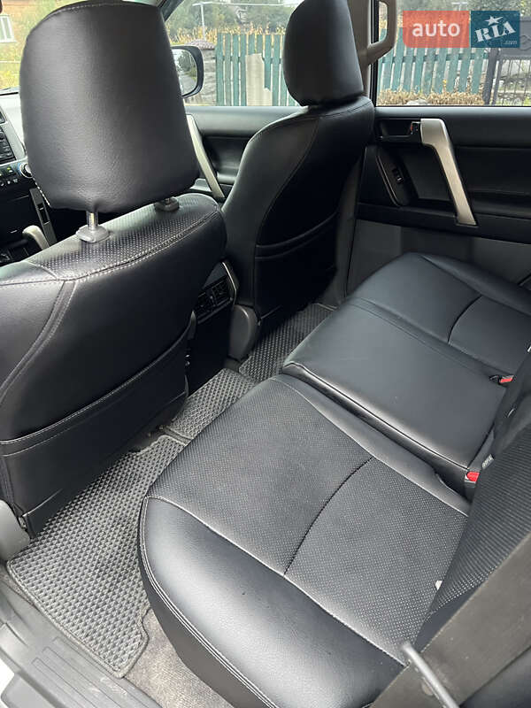 Внедорожник / Кроссовер Toyota Land Cruiser Prado 2011 в Виннице