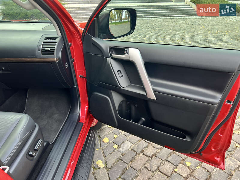 Внедорожник / Кроссовер Toyota Land Cruiser Prado 2021 в Киеве