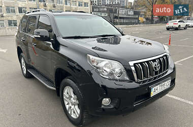 Позашляховик / Кросовер Toyota Land Cruiser Prado 2010 в Києві