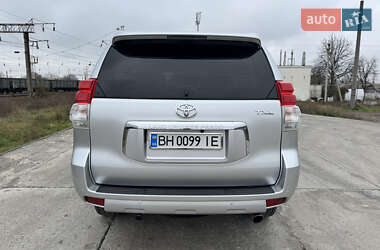 Внедорожник / Кроссовер Toyota Land Cruiser Prado 2010 в 