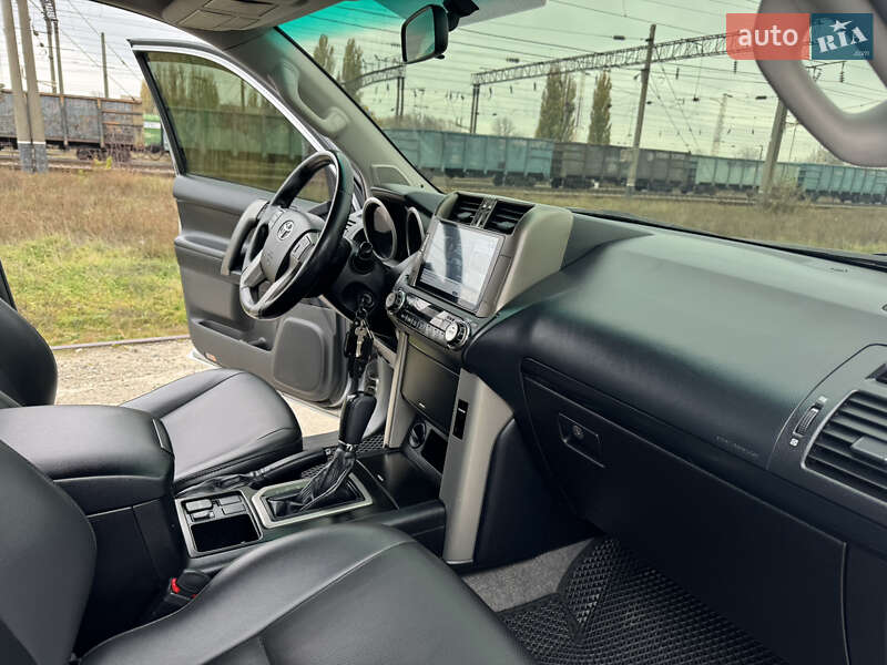 Позашляховик / Кросовер Toyota Land Cruiser Prado 2010 в Подільську