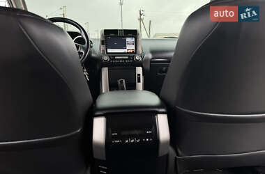 Внедорожник / Кроссовер Toyota Land Cruiser Prado 2010 в 