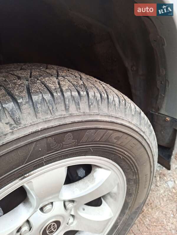 Внедорожник / Кроссовер Toyota Land Cruiser Prado 2004 в Харькове