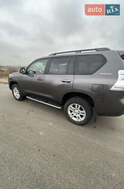 Внедорожник / Кроссовер Toyota Land Cruiser Prado 2012 в Бородянке