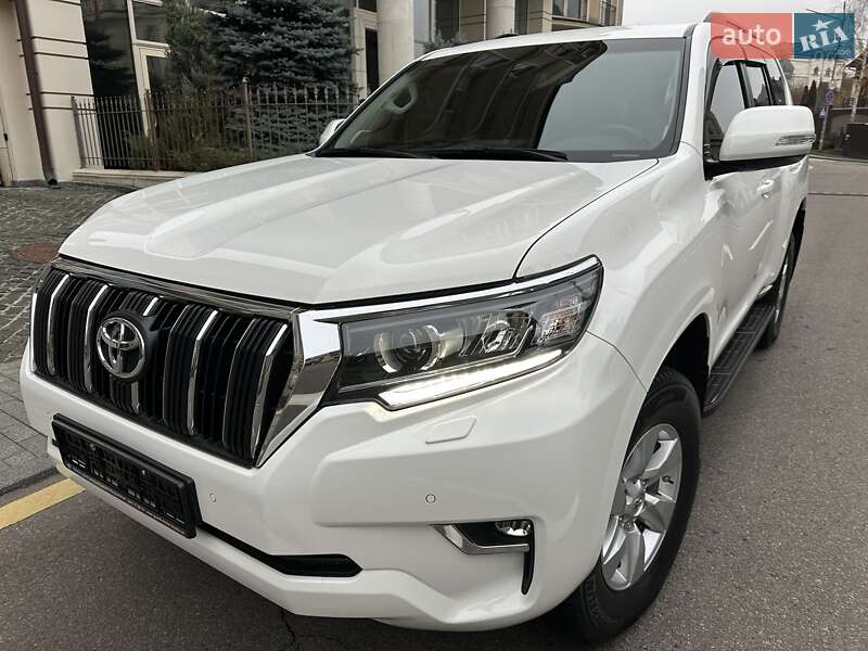 Позашляховик / Кросовер Toyota Land Cruiser Prado 2022 в Києві