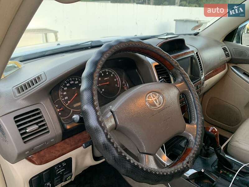 Позашляховик / Кросовер Toyota Land Cruiser Prado 2007 в Миколаєві