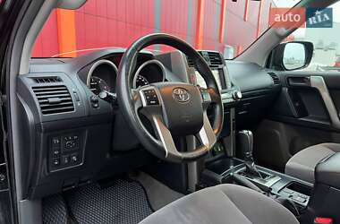 Внедорожник / Кроссовер Toyota Land Cruiser Prado 2013 в 