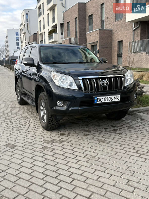 Позашляховик / Кросовер Toyota Land Cruiser Prado 2013 в Львові