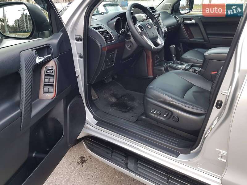 Позашляховик / Кросовер Toyota Land Cruiser Prado 2014 в Києві