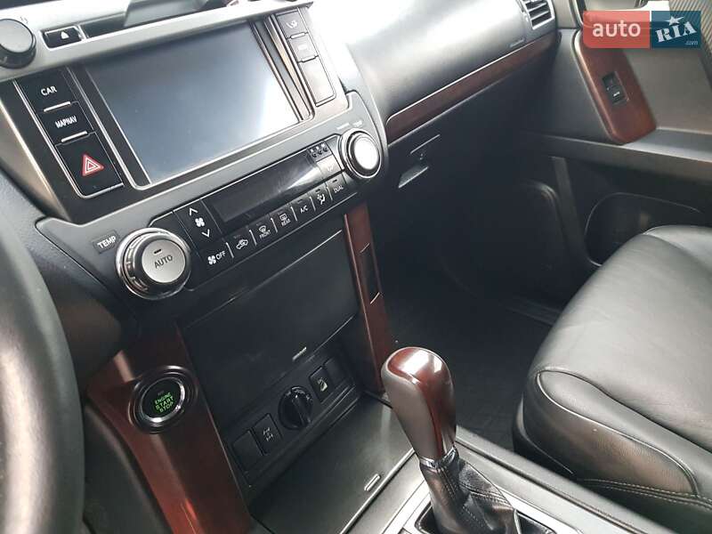 Позашляховик / Кросовер Toyota Land Cruiser Prado 2014 в Києві