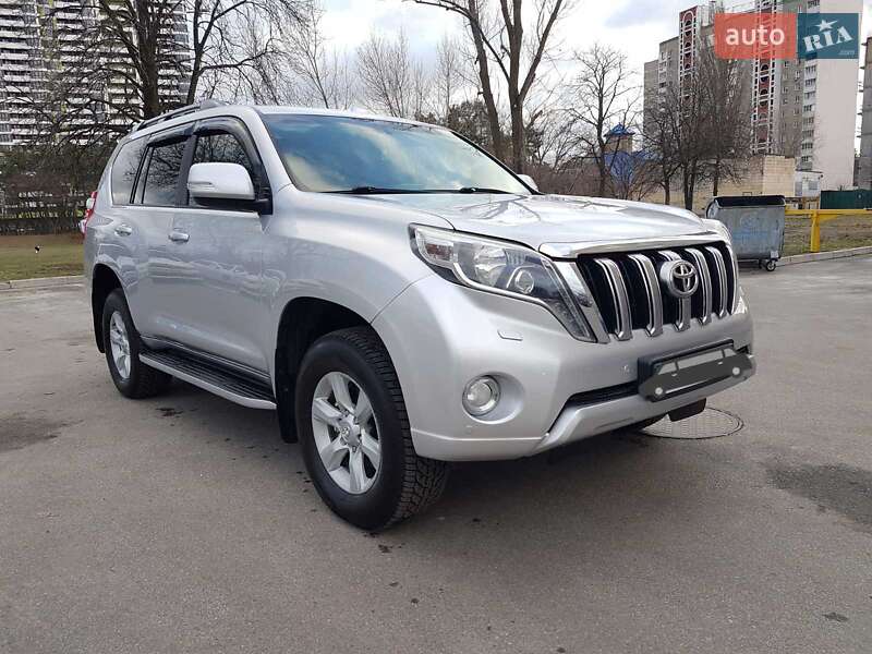 Позашляховик / Кросовер Toyota Land Cruiser Prado 2014 в Києві