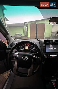 Внедорожник / Кроссовер Toyota Land Cruiser Prado 2011 в 