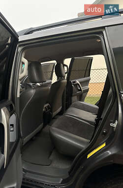 Внедорожник / Кроссовер Toyota Land Cruiser Prado 2011 в 