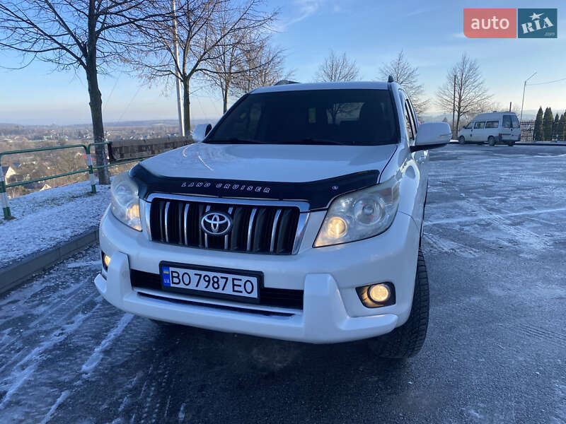 Внедорожник / Кроссовер Toyota Land Cruiser Prado 2011 в Тернополе
