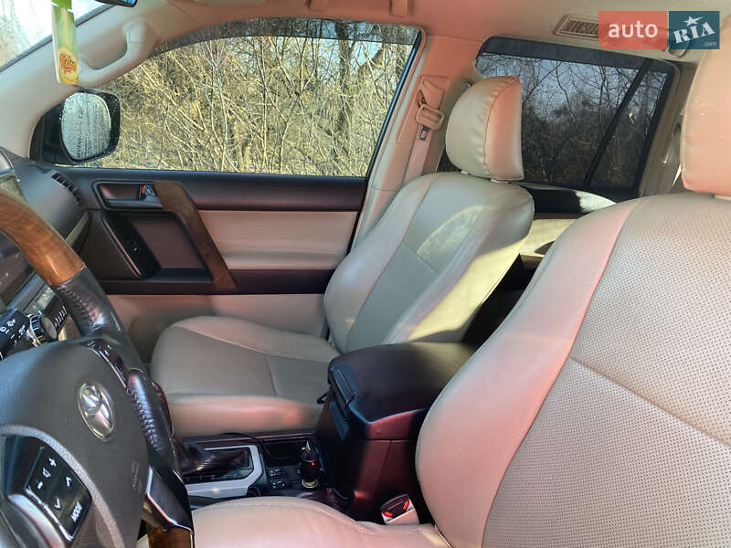 Внедорожник / Кроссовер Toyota Land Cruiser Prado 2011 в Тернополе