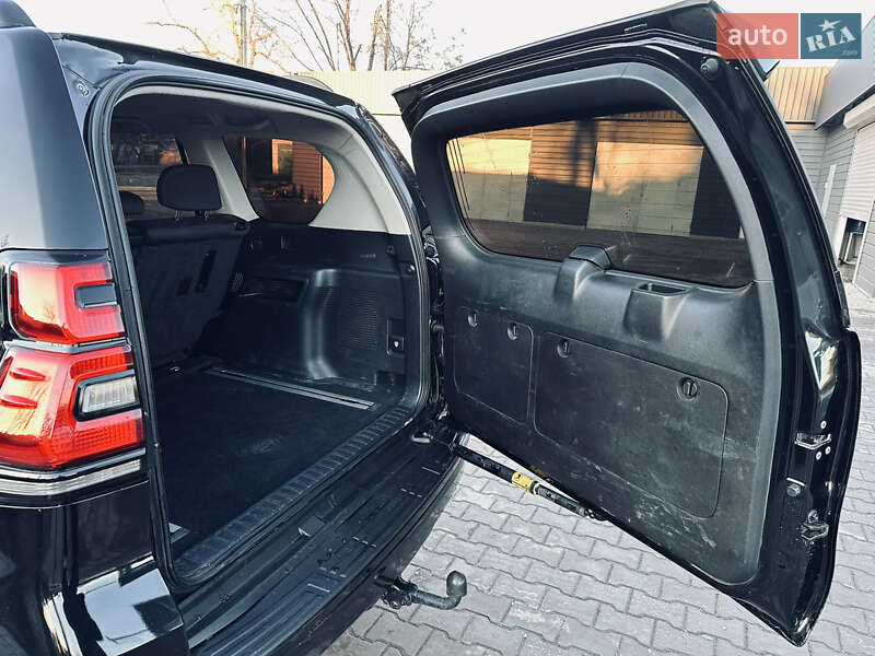 Позашляховик / Кросовер Toyota Land Cruiser Prado 2018 в Кривому Розі