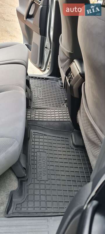 Внедорожник / Кроссовер Toyota Land Cruiser Prado 2013 в Киеве