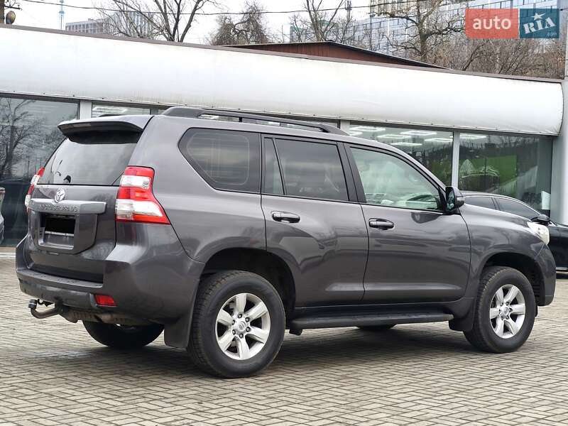 Позашляховик / Кросовер Toyota Land Cruiser Prado 2013 в Дніпрі