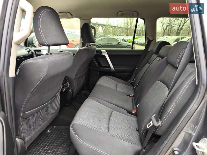 Позашляховик / Кросовер Toyota Land Cruiser Prado 2013 в Дніпрі