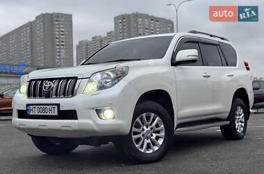 Позашляховик / Кросовер Toyota Land Cruiser Prado 2010 в Києві