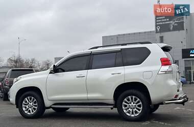 Позашляховик / Кросовер Toyota Land Cruiser Prado 2010 в Києві