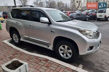 Внедорожник / Кроссовер Toyota Land Cruiser Prado 2011 в Киеве