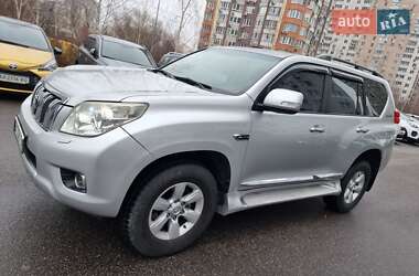 Внедорожник / Кроссовер Toyota Land Cruiser Prado 2011 в Киеве