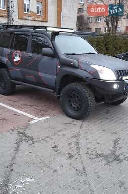 Внедорожник / Кроссовер Toyota Land Cruiser Prado 2004 в 