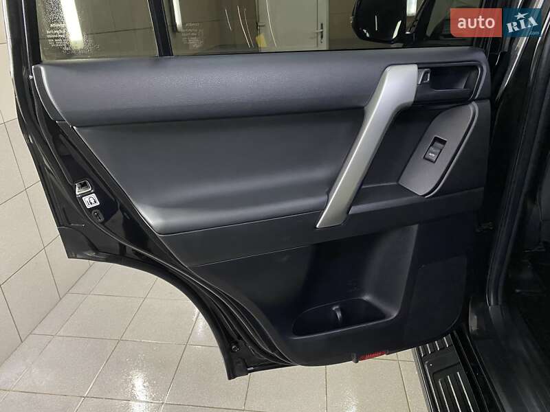 Позашляховик / Кросовер Toyota Land Cruiser Prado 2023 в Умані
