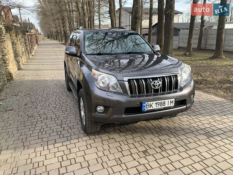 Позашляховик / Кросовер Toyota Land Cruiser Prado 2011 в Рівному