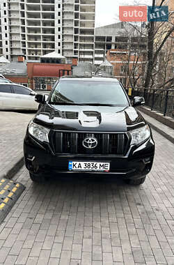 Позашляховик / Кросовер Toyota Land Cruiser Prado 2019 в Києві