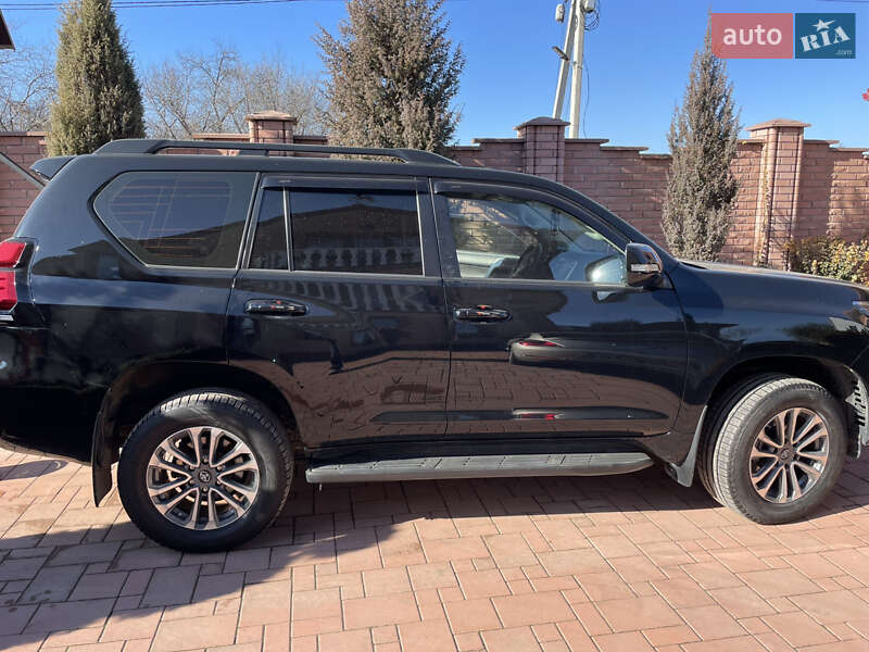 Внедорожник / Кроссовер Toyota Land Cruiser Prado 2019 в Ивано-Франковске