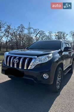 Позашляховик / Кросовер Toyota Land Cruiser Prado 2017 в 