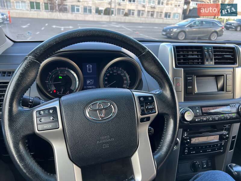 Внедорожник / Кроссовер Toyota Land Cruiser Prado 2011 в Киеве