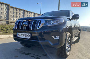 Внедорожник / Кроссовер Toyota Land Cruiser Prado 2022 в 