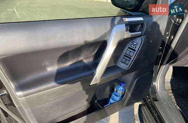 Внедорожник / Кроссовер Toyota Land Cruiser Prado 2022 в 