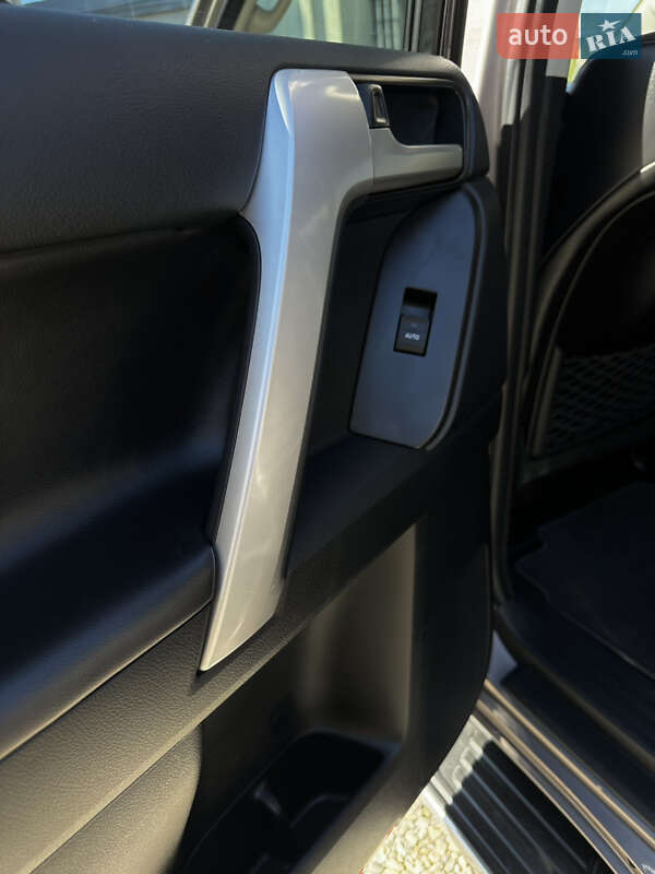 Позашляховик / Кросовер Toyota Land Cruiser Prado 2020 в Івано-Франківську