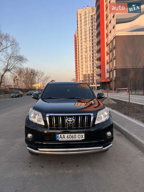 Позашляховик / Кросовер Toyota Land Cruiser Prado 2013 в Києві