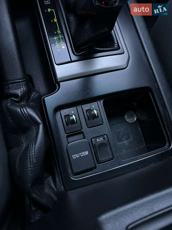 Позашляховик / Кросовер Toyota Land Cruiser Prado 2013 в Києві