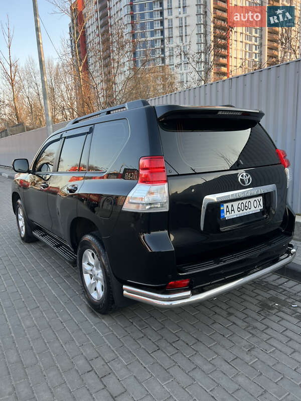 Позашляховик / Кросовер Toyota Land Cruiser Prado 2013 в Києві