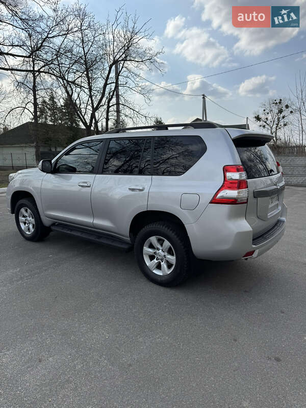 Позашляховик / Кросовер Toyota Land Cruiser Prado 2013 в Броварах