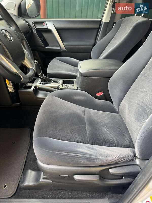 Позашляховик / Кросовер Toyota Land Cruiser Prado 2013 в Броварах