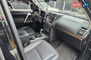 Внедорожник / Кроссовер Toyota Land Cruiser Prado 2022 в 