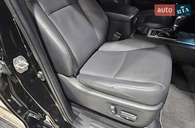 Внедорожник / Кроссовер Toyota Land Cruiser Prado 2022 в 